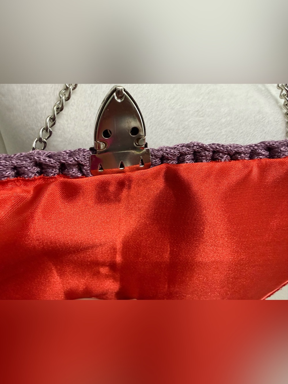 NEW! Handcrafted Mauve Crochet Crossbody Bag with red lining and chain strap - Picture 7 of 10